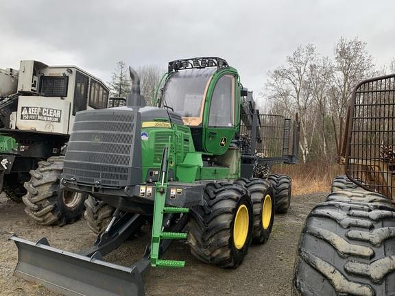 1510G FORWARDER - Cab w/ AC; 8x8; Stacking Blade