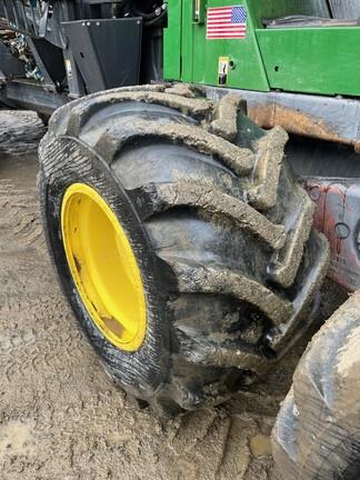 1510G FORWARDER - Cab w/ AC; 8x8; Stacking Blade