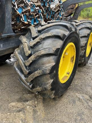 1510G FORWARDER - Cab w/ AC; 8x8; Stacking Blade