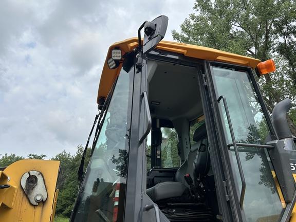 624 P-TIER 4WD LOADER W/ 60" FORKS - Cab w/ AC, Joystick Controls; 20.5 Tires; General Purpose Bkt; Options: Rear Camera