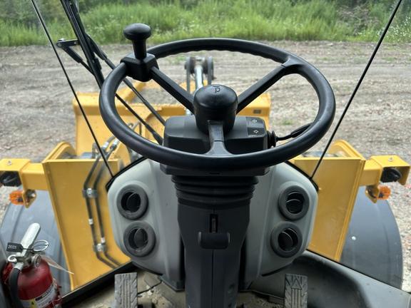 624 P-TIER 4WD LOADER W/ 60" FORKS - Cab w/ AC, Joystick Controls; 20.5 Tires; General Purpose Bkt; Options: Rear Camera
