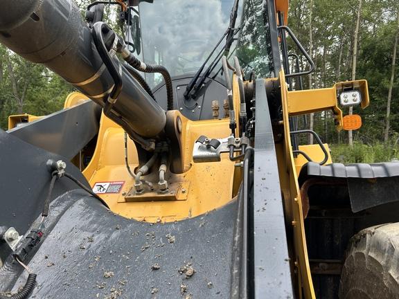 624 P-TIER 4WD LOADER W/ 60" FORKS - Cab w/ AC, Joystick Controls; 20.5 Tires; General Purpose Bkt; Options: Rear Camera
