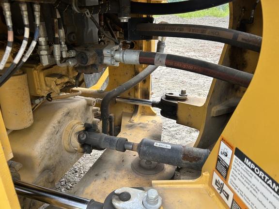 624 P-TIER 4WD LOADER W/ 60" FORKS - Cab w/ AC, Joystick Controls; 20.5 Tires; General Purpose Bkt; Options: Rear Camera
