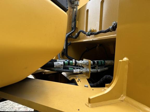 624 P-TIER 4WD LOADER W/ 60" FORKS - Cab w/ AC, Joystick Controls; 20.5 Tires; General Purpose Bkt; Options: Rear Camera