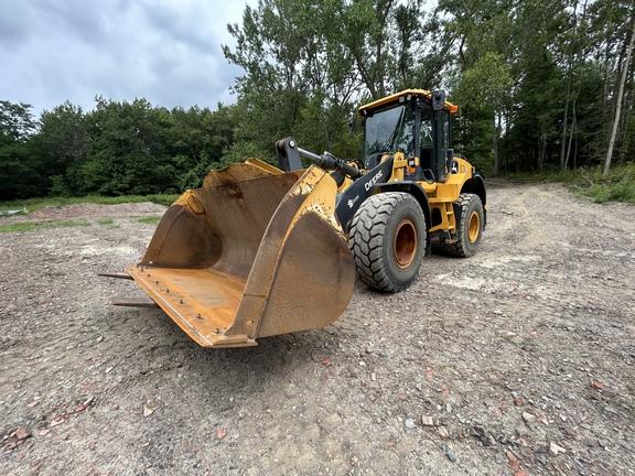 624 P-TIER 4WD LOADER W/ 60" FORKS - Cab w/ AC, Joystick Controls; 20.5 Tires; General Purpose Bkt; Options: Rear Camera