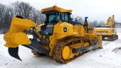 2019 John Deere 1050K, Cab w/ AC; 24" Pads; Semi-U Blade, 3.96 m (156 in.) Blade; Ripper