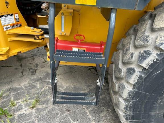 544 G-TIER WHEEL LOADER -Cab w/ AC; Quick Coupler; 20.5 Tires; General Purpose Bkt; Options: Rear Camera
