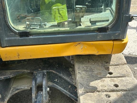 2021 JOHN DEERE 85G - Cab w/ AC; 18" Pads; Blade, Coupler, Hydraulic Thumb; w/ Bucket
