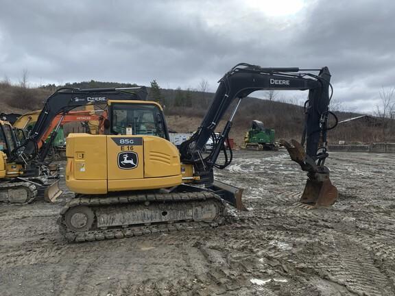85G EXC W/AUX HYD - Cab w/ AC; 18" Pads; Blade, Coupler, Hydraulic Thumb; w/ Bucket