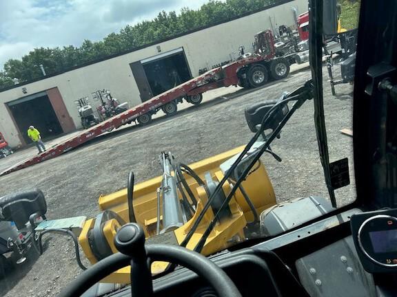 304 G FOUR WHL DRIVE LOADER - Cab w/ AC; General Purpose Bkt; 405/70R20 Tires; Options: Ride Control
