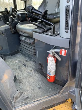 CAB W/ AC; WIDE LONG TRACK; 30" PADS; HYDROSTATIC TRANS; POWER-ANGLE-TILT, 4.01 M (158 IN.) BLADE; ROCK GUARDS