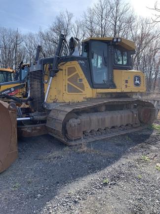 CAB W/ AC; WIDE LONG TRACK; 30" PADS; HYDROSTATIC TRANS; POWER-ANGLE-TILT, 4.01 M (158 IN.) BLADE; ROCK GUARDS