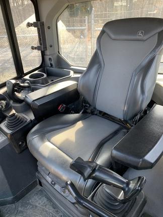 CAB W/ AC; WIDE LONG TRACK; 30" PADS; HYDROSTATIC TRANS; POWER-ANGLE-TILT, 4.01 M (158 IN.) BLADE; ROCK GUARDS