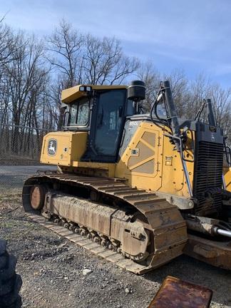 CAB W/ AC; WIDE LONG TRACK; 30" PADS; HYDROSTATIC TRANS; POWER-ANGLE-TILT, 4.01 M (158 IN.) BLADE; ROCK GUARDS