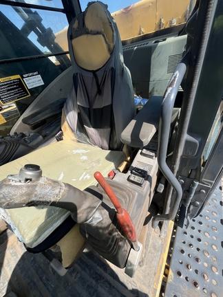 450DLC BASE EXCAVATOR - Cab w/ AC; 36" Pads; w/ Bucket