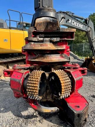 853MH HARVESTER - Cab w/ AC, Peaked Skylight; Standard Track; Saw