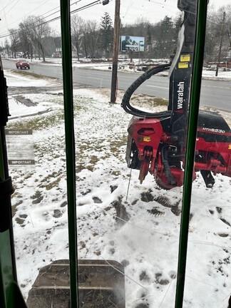 853MH HARVESTER - Cab w/ AC, Peaked Skylight; Standard Track; Saw
