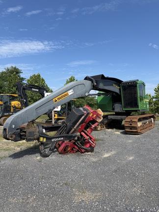 853MH HARVESTER - Cab w/ AC, Peaked Skylight; Standard Track; Saw