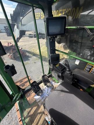 853MH HARVESTER - Cab w/ AC, Peaked Skylight; Standard Track; Saw