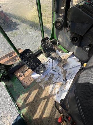 853MH HARVESTER - Cab w/ AC, Peaked Skylight; Standard Track; Saw