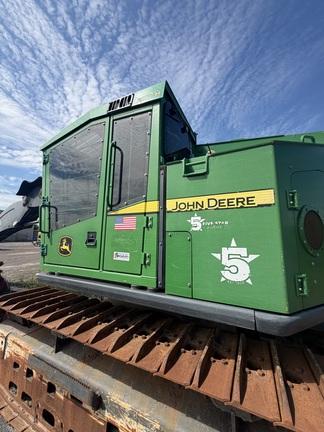 853MH HARVESTER - Cab w/ AC, Peaked Skylight; Standard Track; Saw