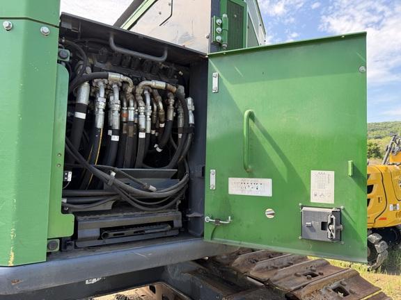 853MH HARVESTER - Cab w/ AC, Peaked Skylight; Standard Track; Saw