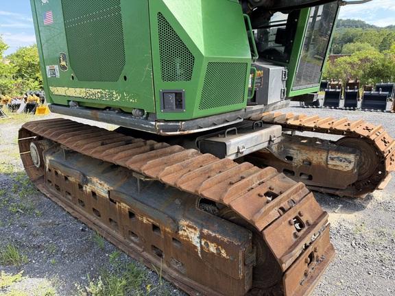 853MH HARVESTER - Cab w/ AC, Peaked Skylight; Standard Track; Saw
