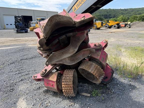 853MH HARVESTER - Cab w/ AC, Peaked Skylight; Standard Track; Saw