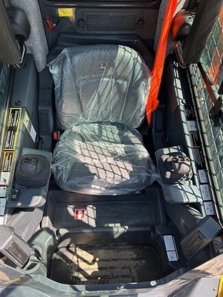 333G COMPACT TRACK LDR BASE - Cab w/ AC, ISO Pattern, Air Ride Seat, Hi-Flo; Ride Control, 2 Speed; Self-Leveling; General Purpose Bkt