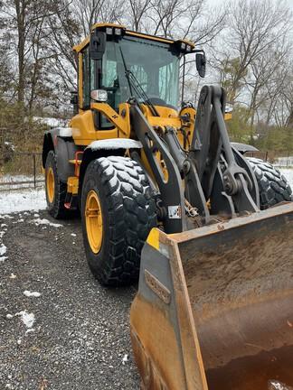 VOLVO L90H 4WD LOADER - Cab w/ AC, EH Joystick Controls; Aux Hydraulics, Quick Coupler; Ride Control, Dual Diff Locks; 20.5 Tires; General Purpose Bkt