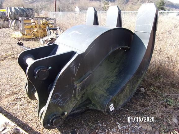 2013 JRB GRAPPLE WITH JD 250 MOUNTING BRACKET