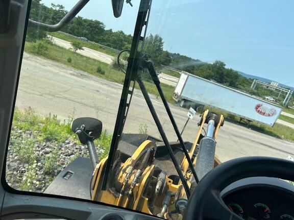 926M WHEEL LOADER - Cab w/ AC; 20.5 Tires; General Purpose Bkt; Options: Rear Camera, Ride Control