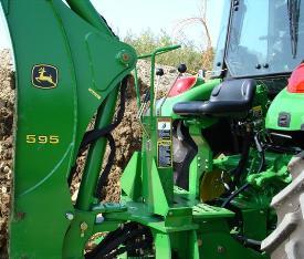 595 Backhoe operator platform