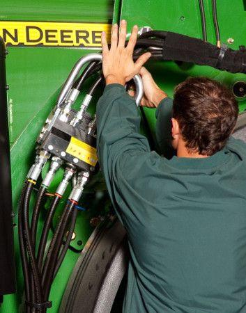 Single-point hydraulic installation