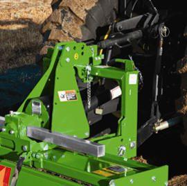Hitch attachment is easy and fast