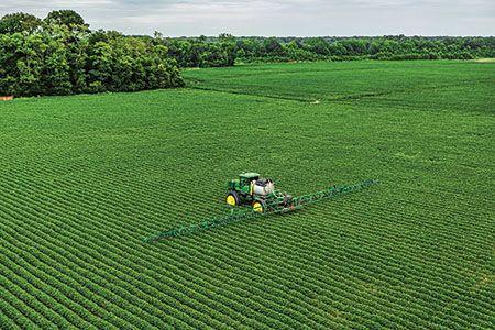 See & Spray Premium spraying crops in season