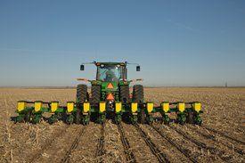 1715 12-Row Vertical-Fold Planter