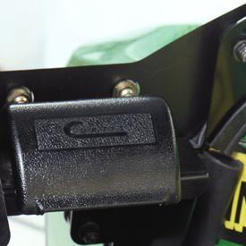 Large handle for easy opening of windshield