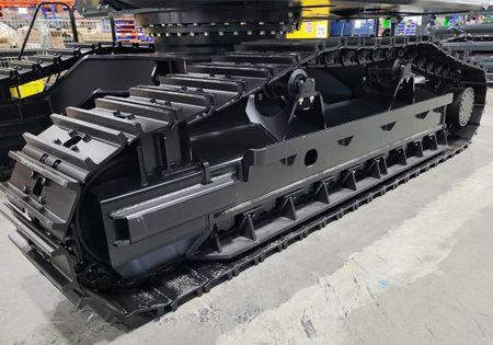 Undercarriage on John Deere Swing Machine
