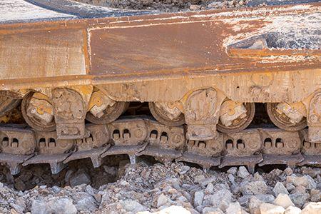 The 1050 P-Tier suspended undercarriage absorbs vibrations and improves component durability