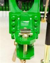 Front view of adjustable hitch