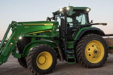 700M Loader on 7R 210 Tractor