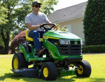 S100 with 42-in. (107-cm) Edge cutting system