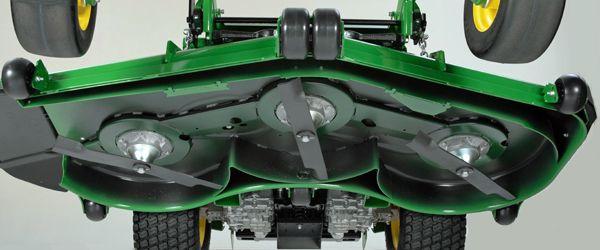 Underside of 72-in. (183-cm) 7Iron PRO Mower Deck