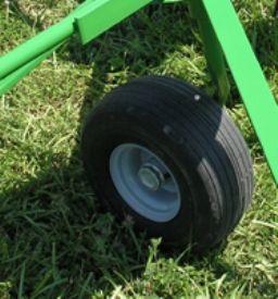 Balloon-technology tires on Frontier™ TD13 Series