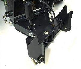 Hydraulic angling for small-chassis tractors