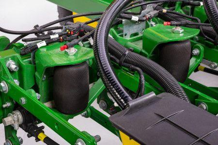 Pneumatic downforce on 1745 Planter