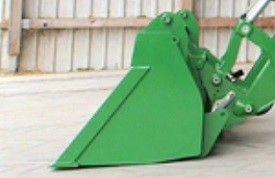 Loader placed on the ground with the bucket leveled (1)