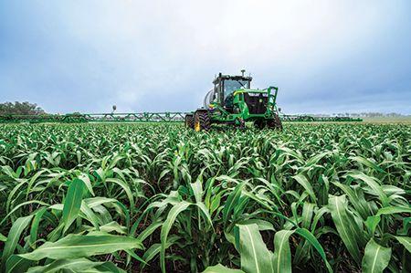 Spraying with precision and ease using AutoTrac Vision 2.0