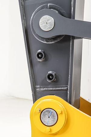 Central lubrication at arm tip